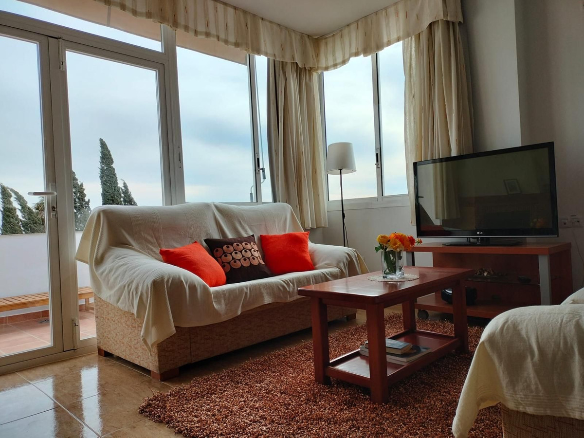 7 Bed Townhouse for sale in Benalmadena Costa Del Sol, Málaga, Spain