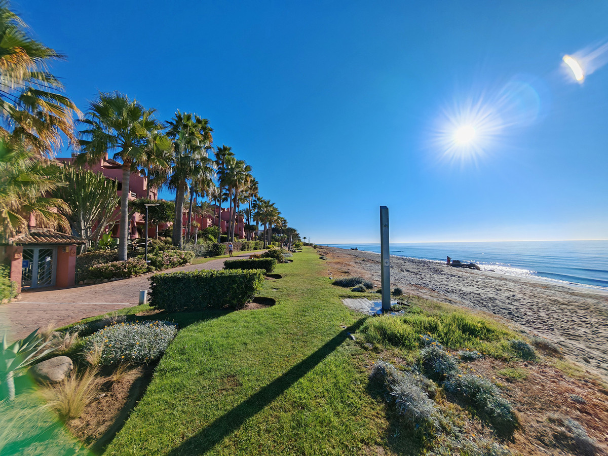 3 Bed Apartment for sale in Estepona Costa Del Sol, Málaga, Spain