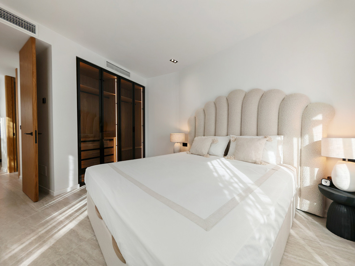 3 Bed Apartment for sale in Estepona Costa Del Sol, Málaga, Spain