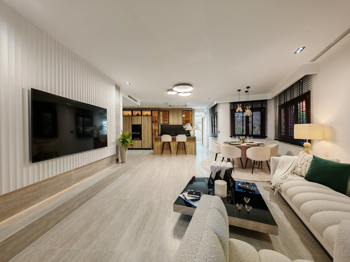 3 Bed Apartment for sale in Estepona Costa Del Sol, Málaga, Spain