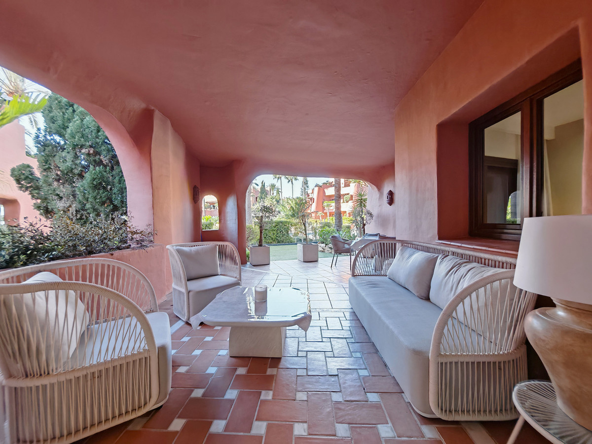 3 Bed Apartment for sale in Estepona Costa Del Sol, Málaga, Spain