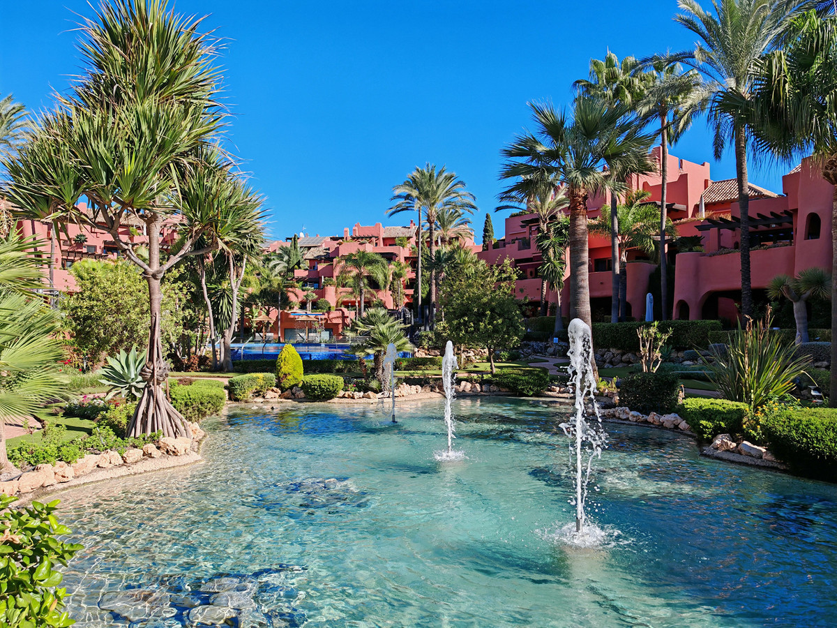 3 Bed Apartment for sale in Estepona Costa Del Sol, Málaga, Spain