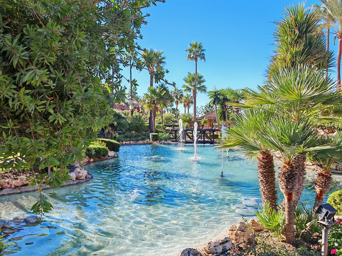 3 Bed Apartment for sale in Estepona Costa Del Sol, Málaga, Spain