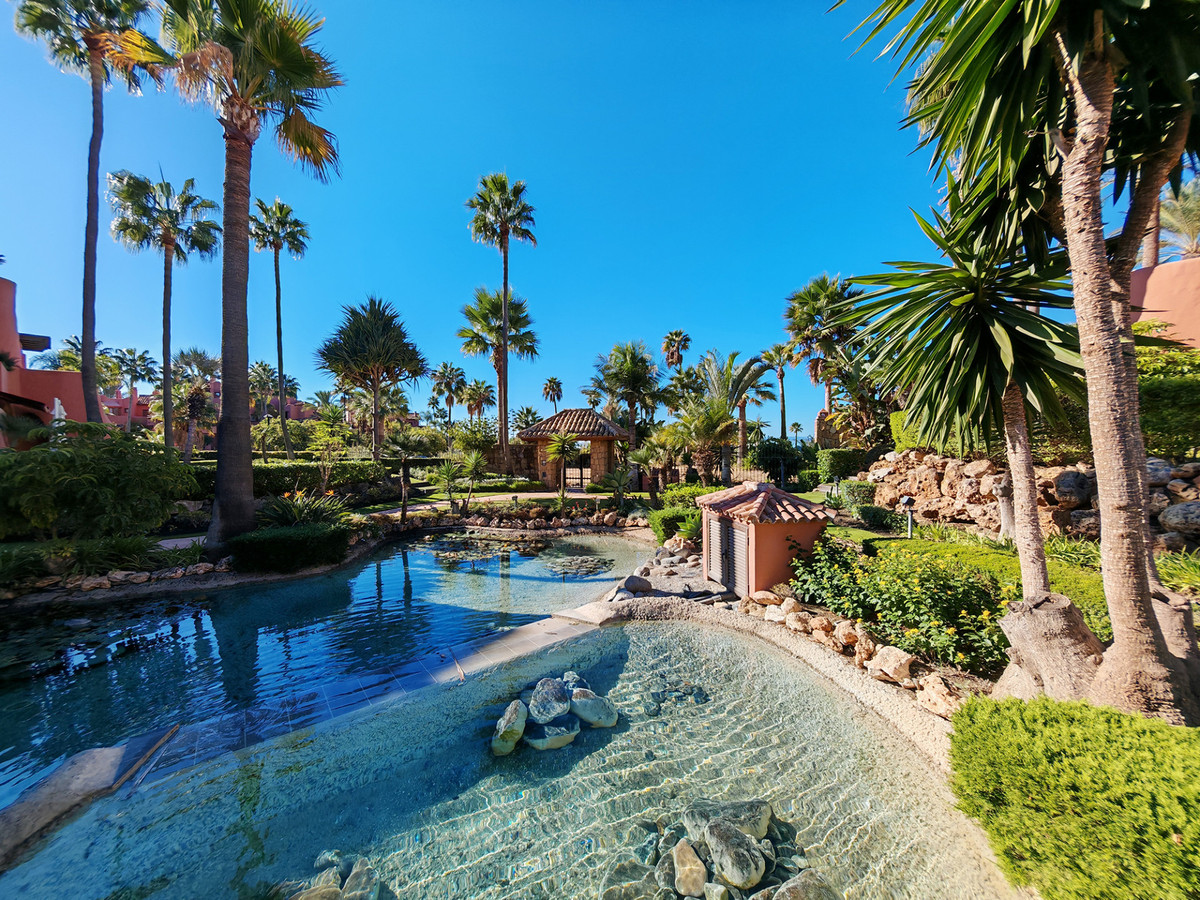 3 Bed Apartment for sale in Estepona Costa Del Sol, Málaga, Spain