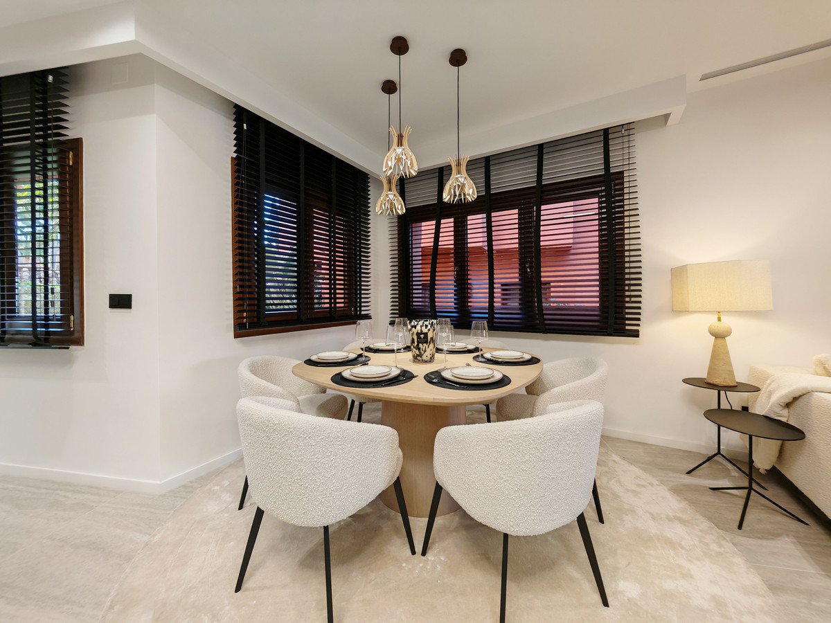 3 Bed Apartment for sale in Estepona Costa Del Sol, Málaga, Spain