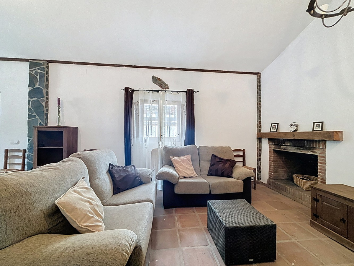 2 Bed Townhouse for sale in Vélezmálaga Costa Del Sol East, Málaga, Spain
