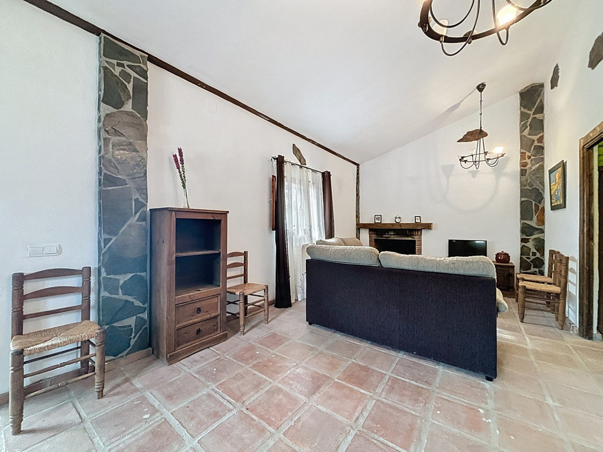 2 Bed Townhouse for sale in Vélezmálaga Costa Del Sol East, Málaga, Spain