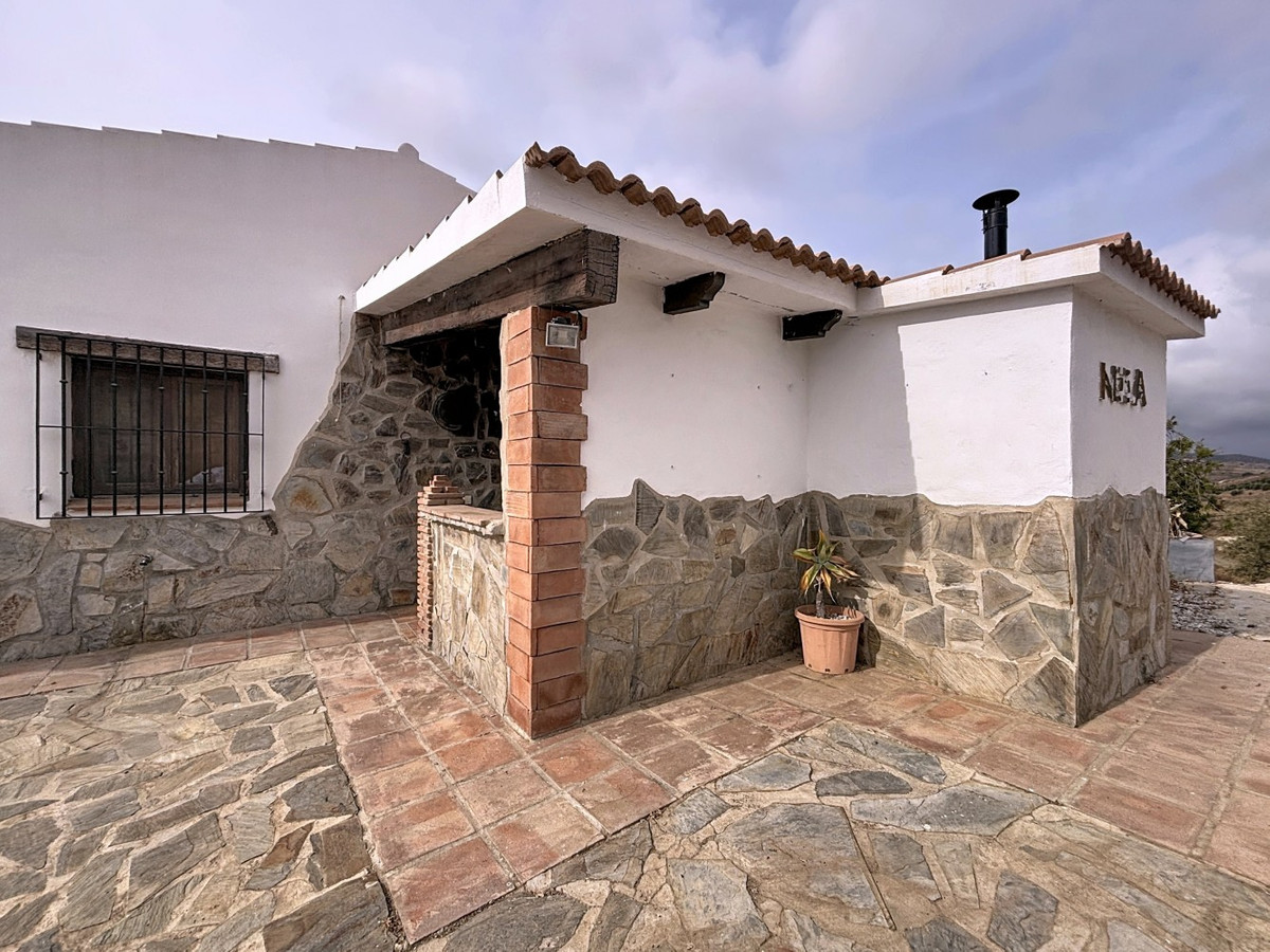 2 Bed Townhouse for sale in Vélezmálaga Costa Del Sol East, Málaga, Spain