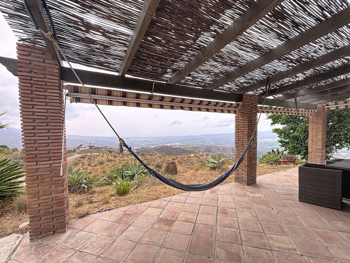 2 Bed Townhouse for sale in Vélezmálaga Costa Del Sol East, Málaga, Spain