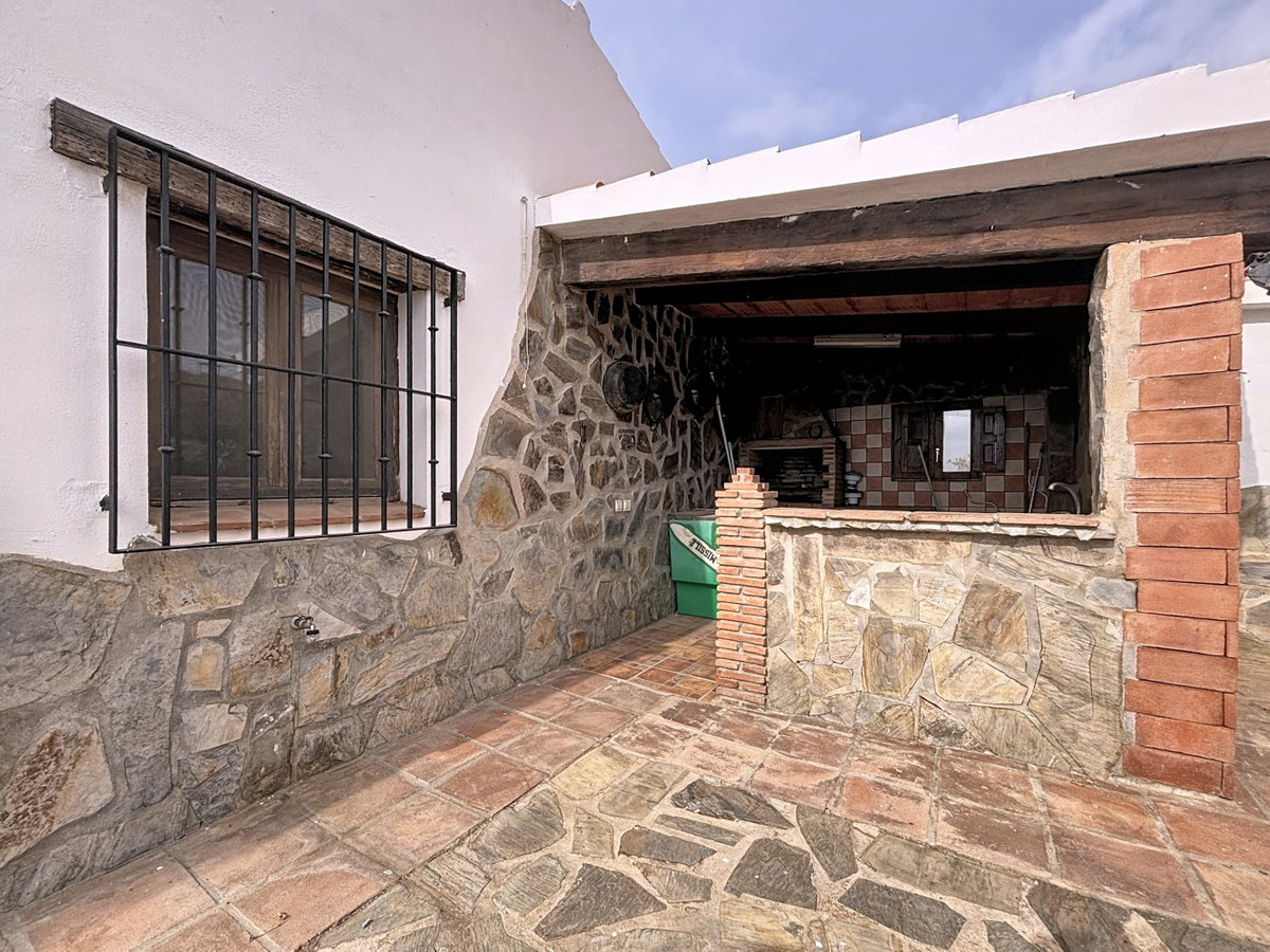 2 Bed Townhouse for sale in Vélezmálaga Costa Del Sol East, Málaga, Spain