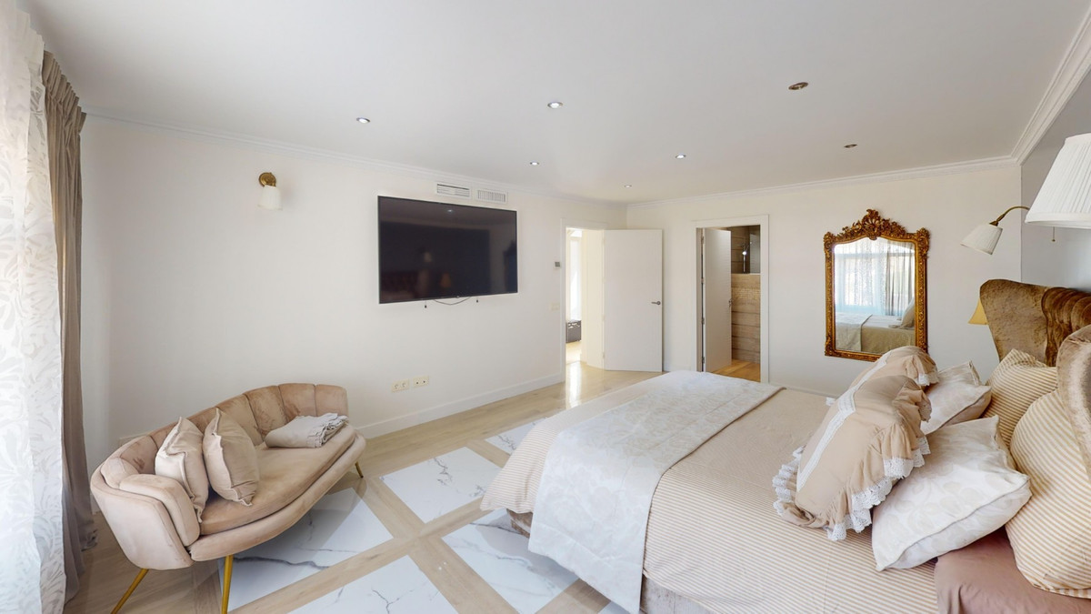 4 Bed Townhouse for sale in Caleta De Vélez Costa Del Sol East, Málaga, Spain