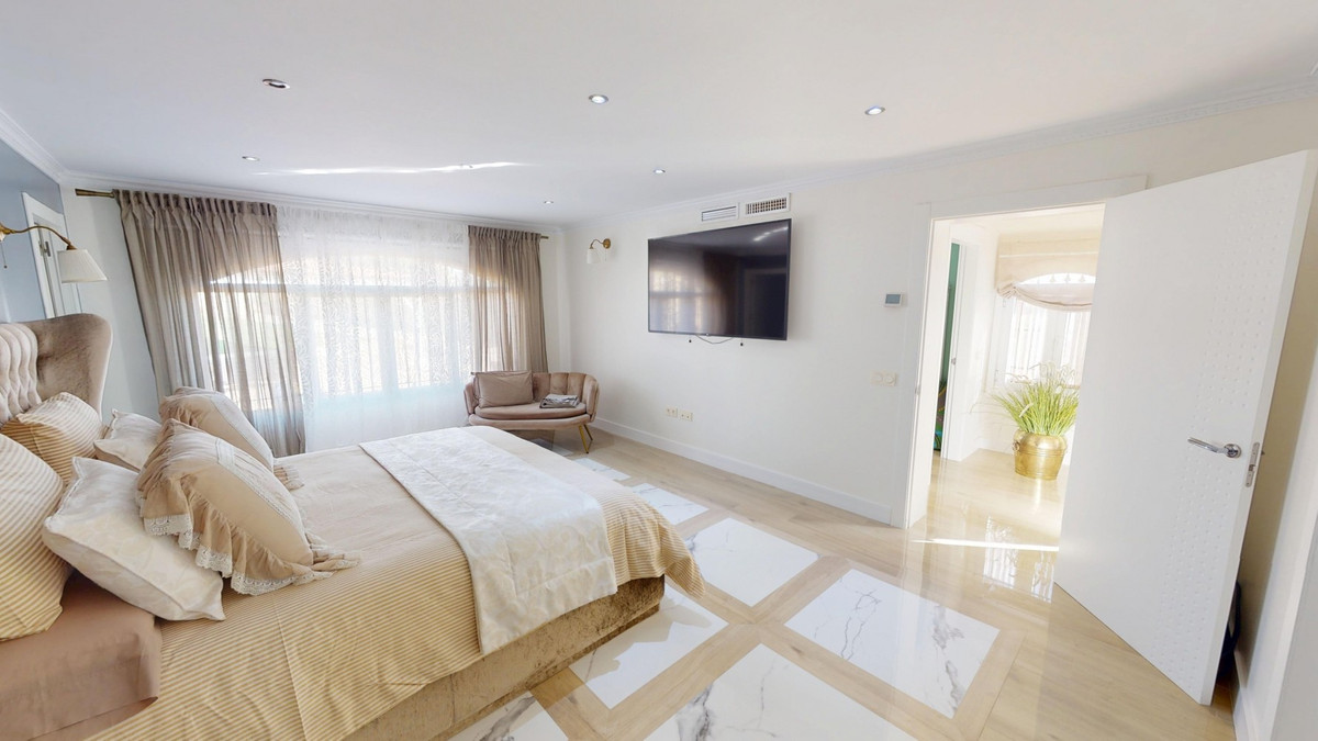 4 Bed Townhouse for sale in Caleta De Vélez Costa Del Sol East, Málaga, Spain