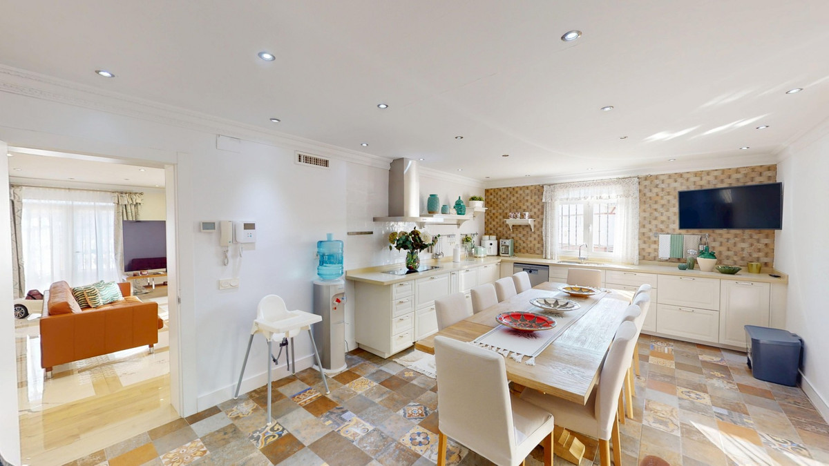 4 Bed Townhouse for sale in Caleta De Vélez Costa Del Sol East, Málaga, Spain