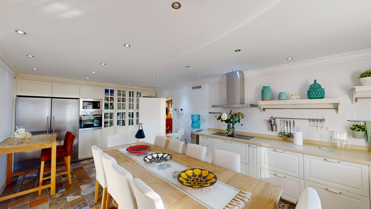 4 Bed Townhouse for sale in Caleta De Vélez Costa Del Sol East, Málaga, Spain