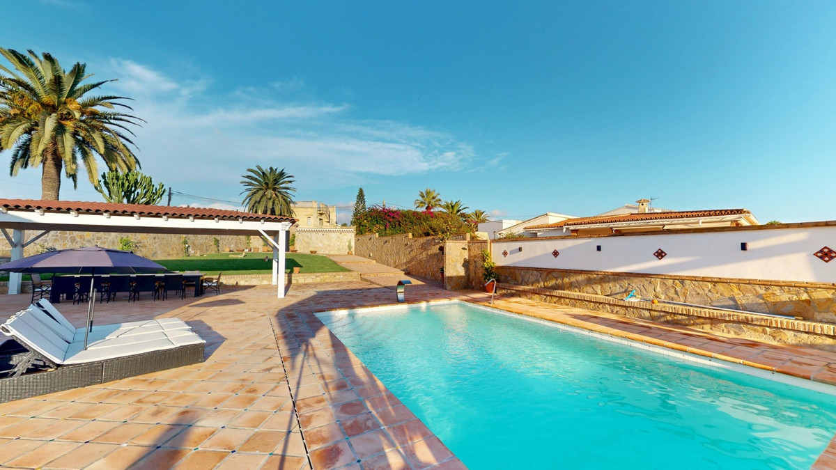 4 Bed Townhouse for sale in Caleta De Vélez Costa Del Sol East, Málaga, Spain