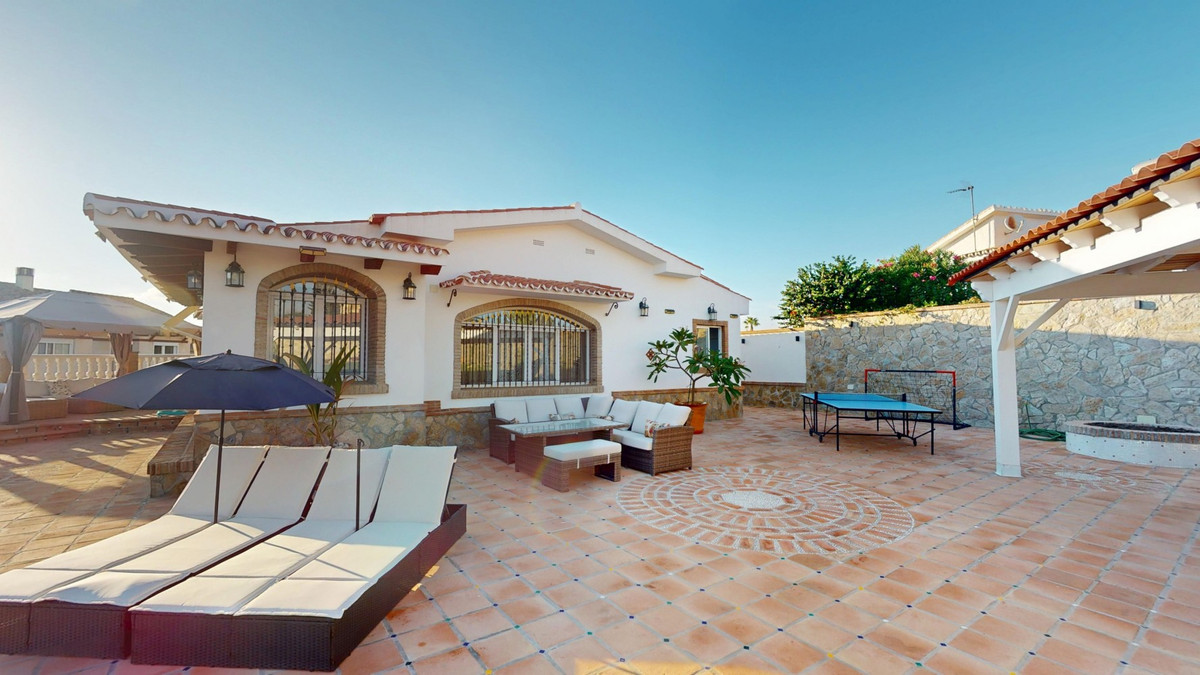 4 Bed Townhouse for sale in Caleta De Vélez Costa Del Sol East, Málaga, Spain