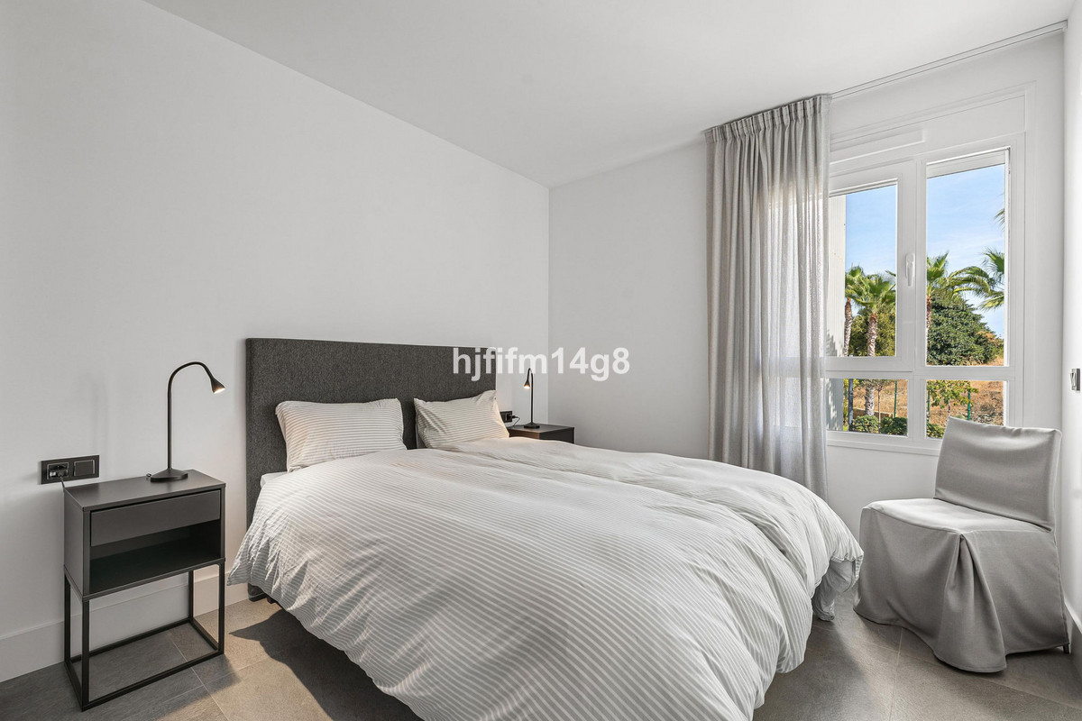 3 Bed Apartment for sale in La Quinta Costa Del Sol, Málaga, Spain