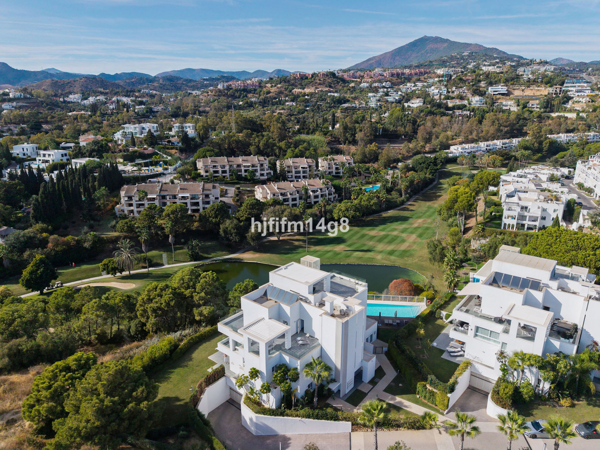 3 Bed Apartment for sale in La Quinta Costa Del Sol, Málaga, Spain