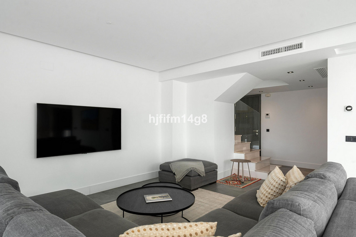 3 Bed Apartment for sale in La Quinta Costa Del Sol, Málaga, Spain