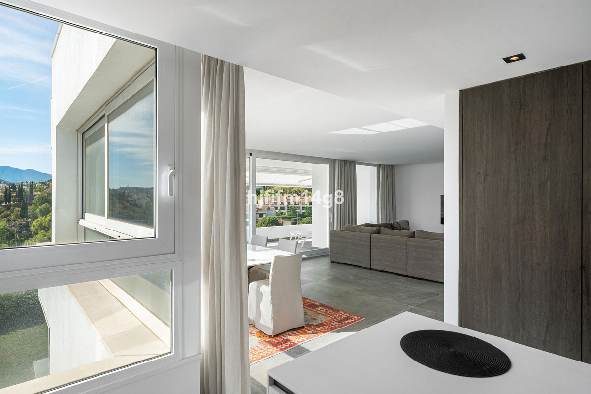 3 Bed Apartment for sale in La Quinta Costa Del Sol, Málaga, Spain