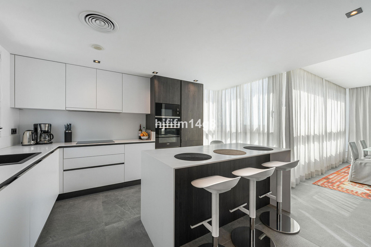 3 Bed Apartment for sale in La Quinta Costa Del Sol, Málaga, Spain
