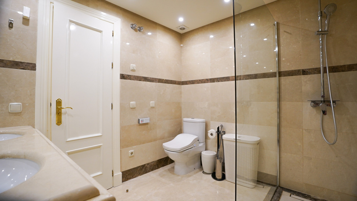 3 Bed Apartment for sale in Puerto Banús Costa Del Sol, Málaga, Spain