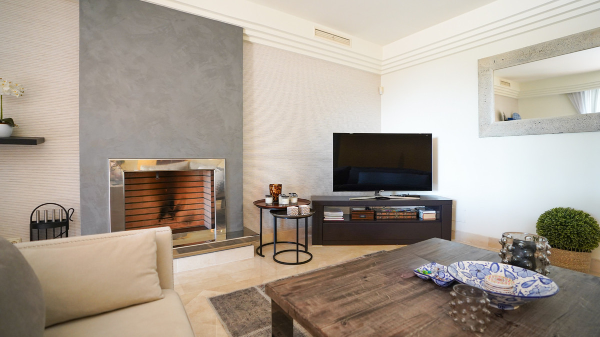 3 Bed Apartment for sale in Puerto Banús Costa Del Sol, Málaga, Spain
