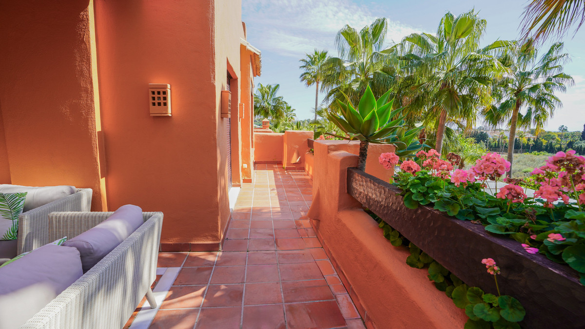 3 Bed Apartment for sale in Puerto Banús Costa Del Sol, Málaga, Spain