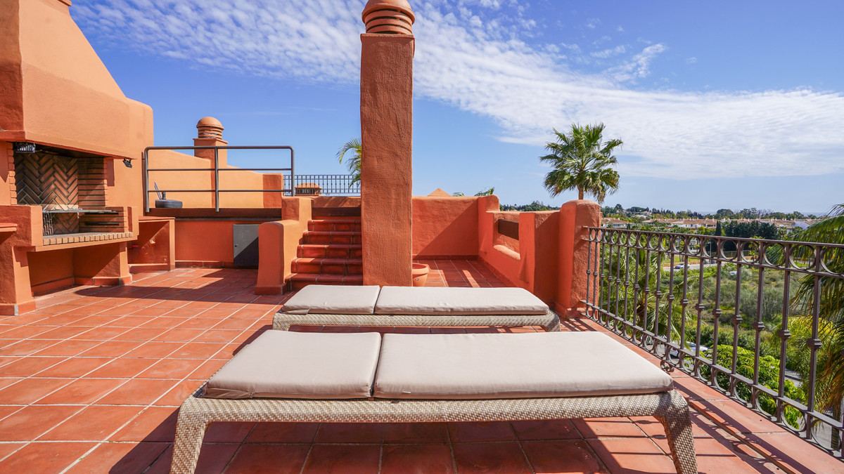 3 Bed Apartment for sale in Puerto Banús Costa Del Sol, Málaga, Spain