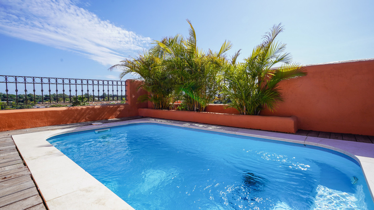 3 Bed Apartment for sale in Puerto Banús Costa Del Sol, Málaga, Spain