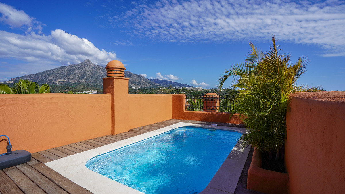 3 Bed Apartment for sale in Puerto Banús Costa Del Sol, Málaga, Spain
