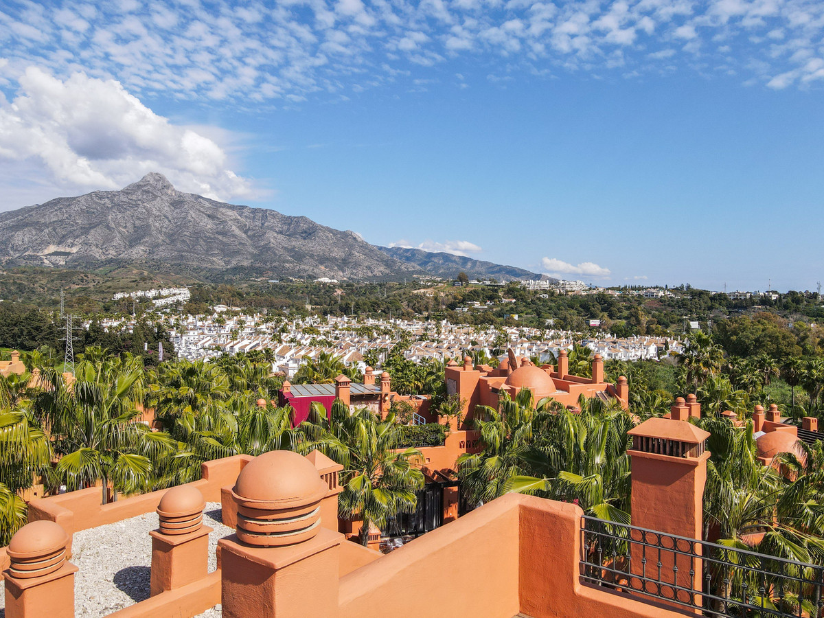 3 Bed Apartment for sale in Puerto Banús Costa Del Sol, Málaga, Spain