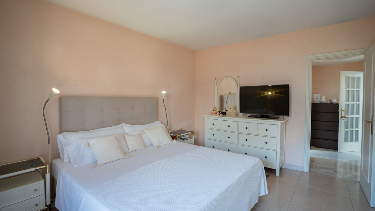 4 Bed Townhouse for sale in Marbella Costa Del Sol, Málaga, Spain
