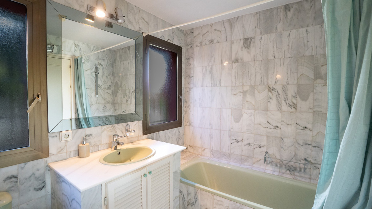 4 Bed Townhouse for sale in Marbella Costa Del Sol, Málaga, Spain