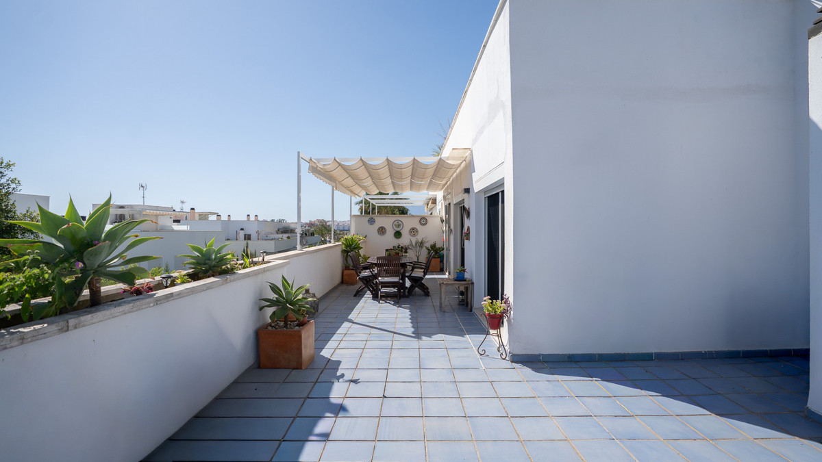 Se vende Apartamento Planta Media de 2 dormitorios en Costa Del Sol, Málaga, España