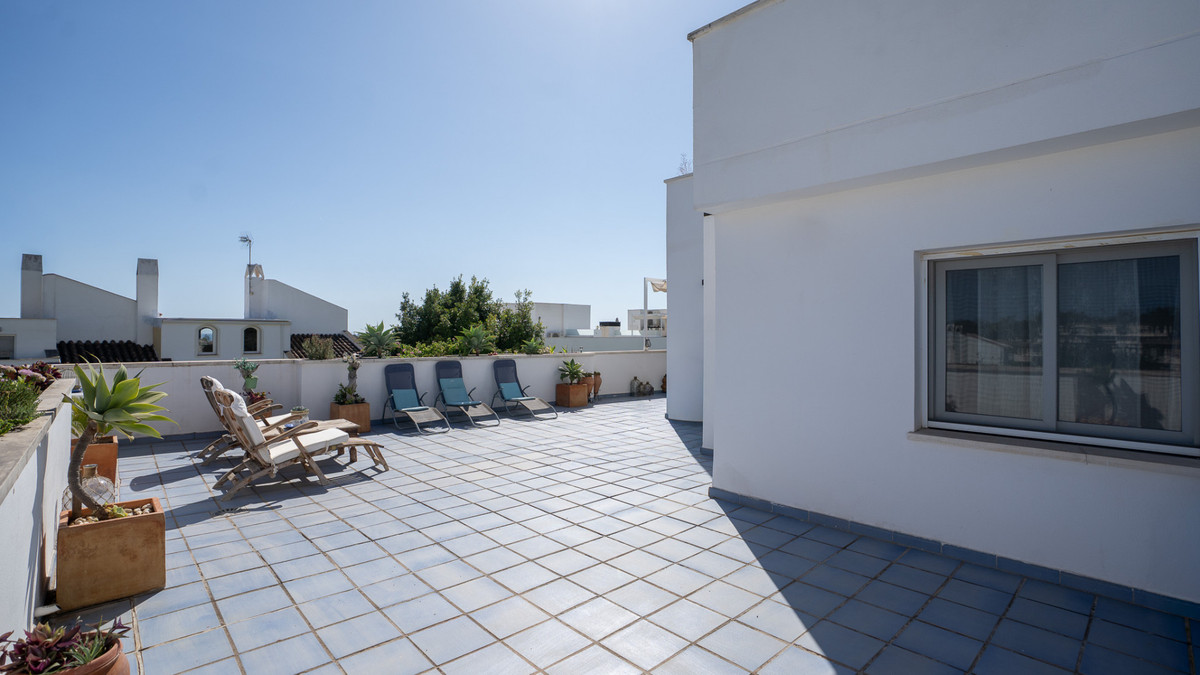 Se vende Apartamento Planta Media de 2 dormitorios en Costa Del Sol, Málaga, España