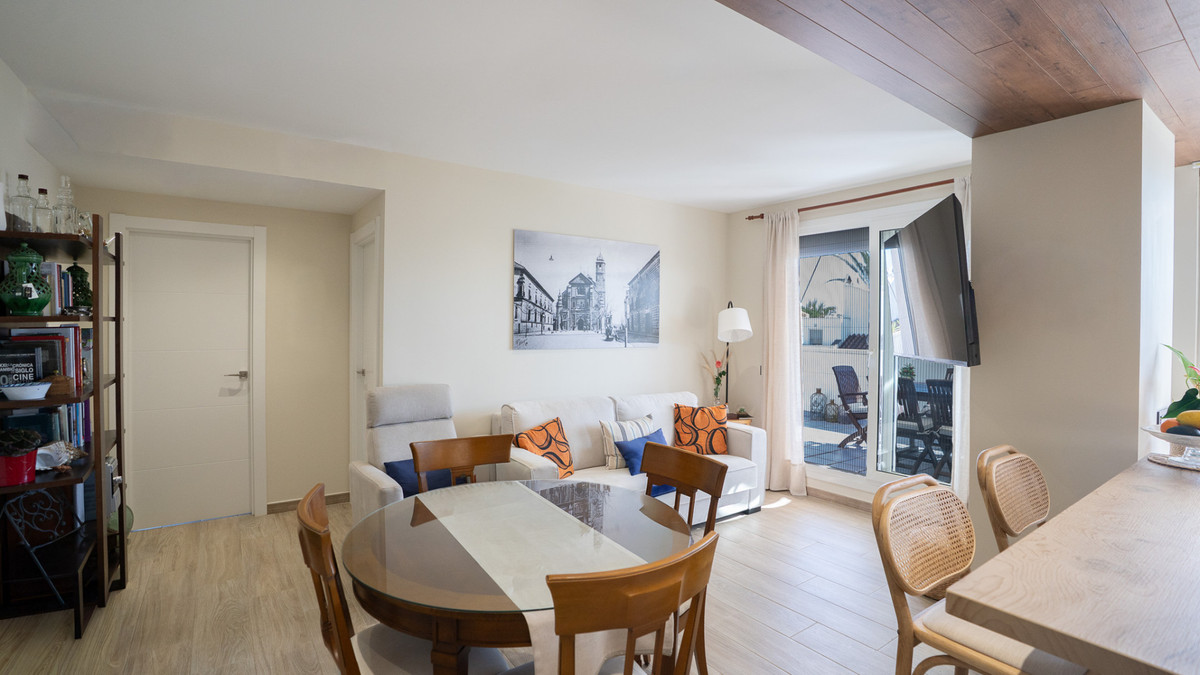 Se vende Apartamento Planta Media de 2 dormitorios en Costa Del Sol, Málaga, España