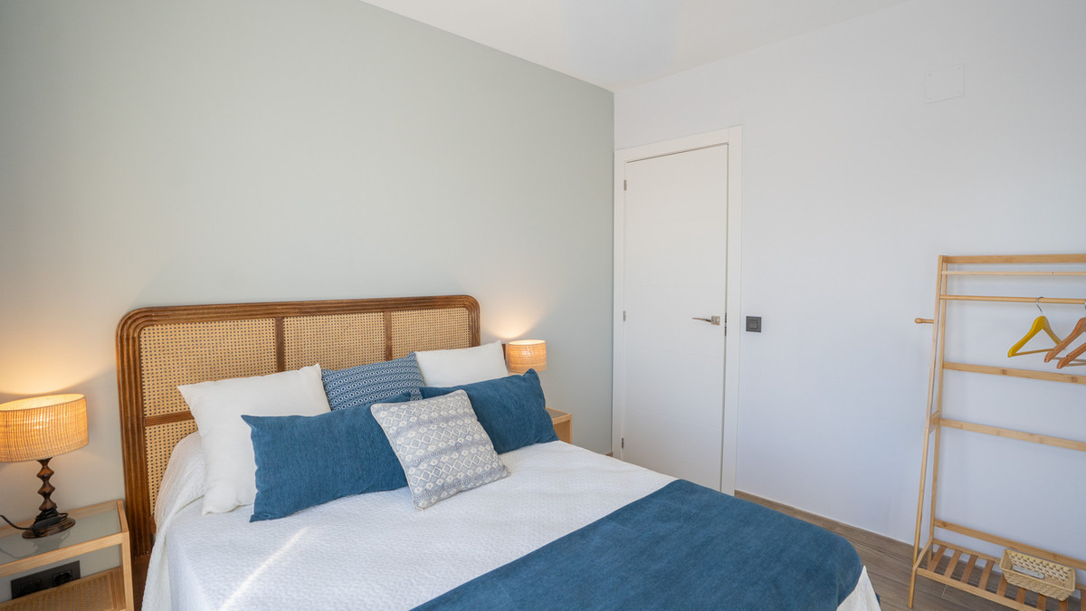 Se vende Apartamento Planta Media de 2 dormitorios en Costa Del Sol, Málaga, España