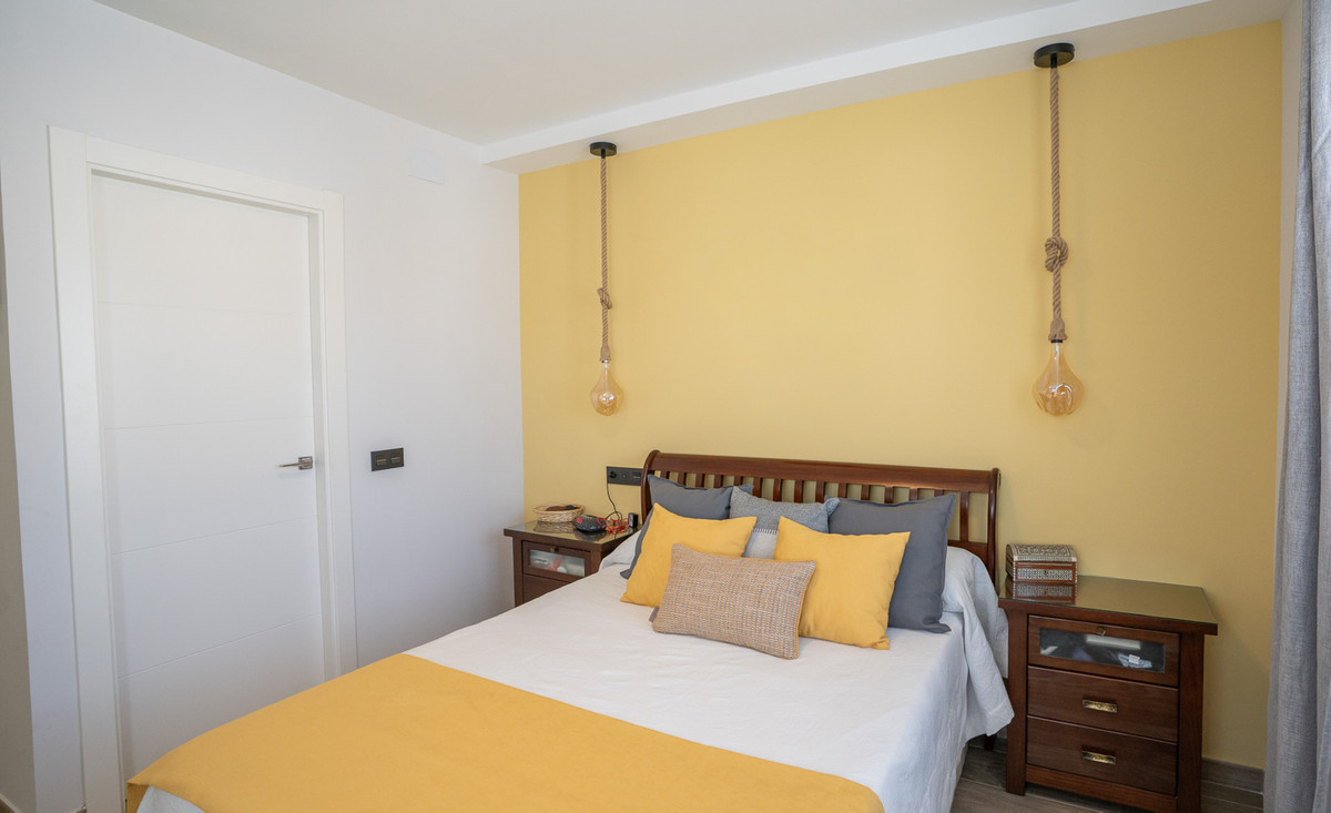 Se vende Apartamento Planta Media de 2 dormitorios en Costa Del Sol, Málaga, España