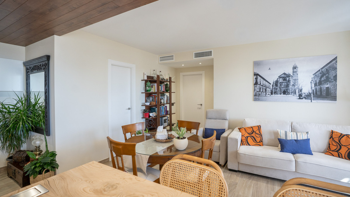 Se vende Apartamento Planta Media de 2 dormitorios en Costa Del Sol, Málaga, España