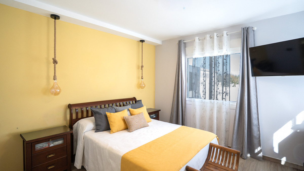 Se vende Apartamento Planta Media de 2 dormitorios en Costa Del Sol, Málaga, España