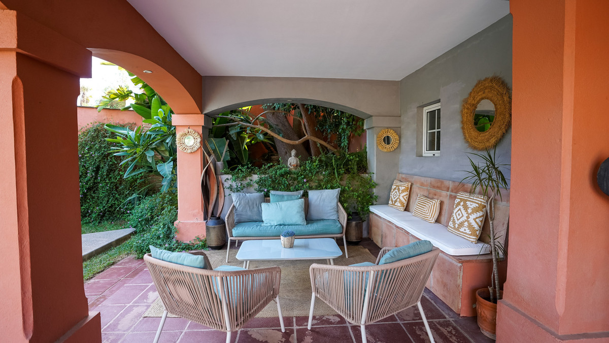 4 Bed Townhouse for sale in Nueva Andalucía Costa Del Sol, Málaga, Spain