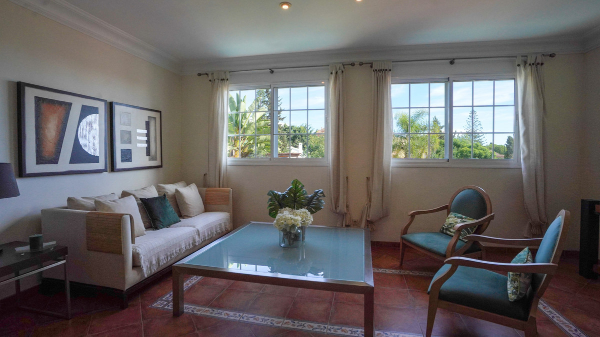 4 Bed Townhouse for sale in Nueva Andalucía Costa Del Sol, Málaga, Spain