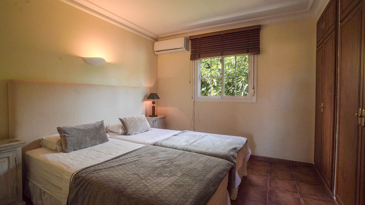 4 Bed Townhouse for sale in Nueva Andalucía Costa Del Sol, Málaga, Spain