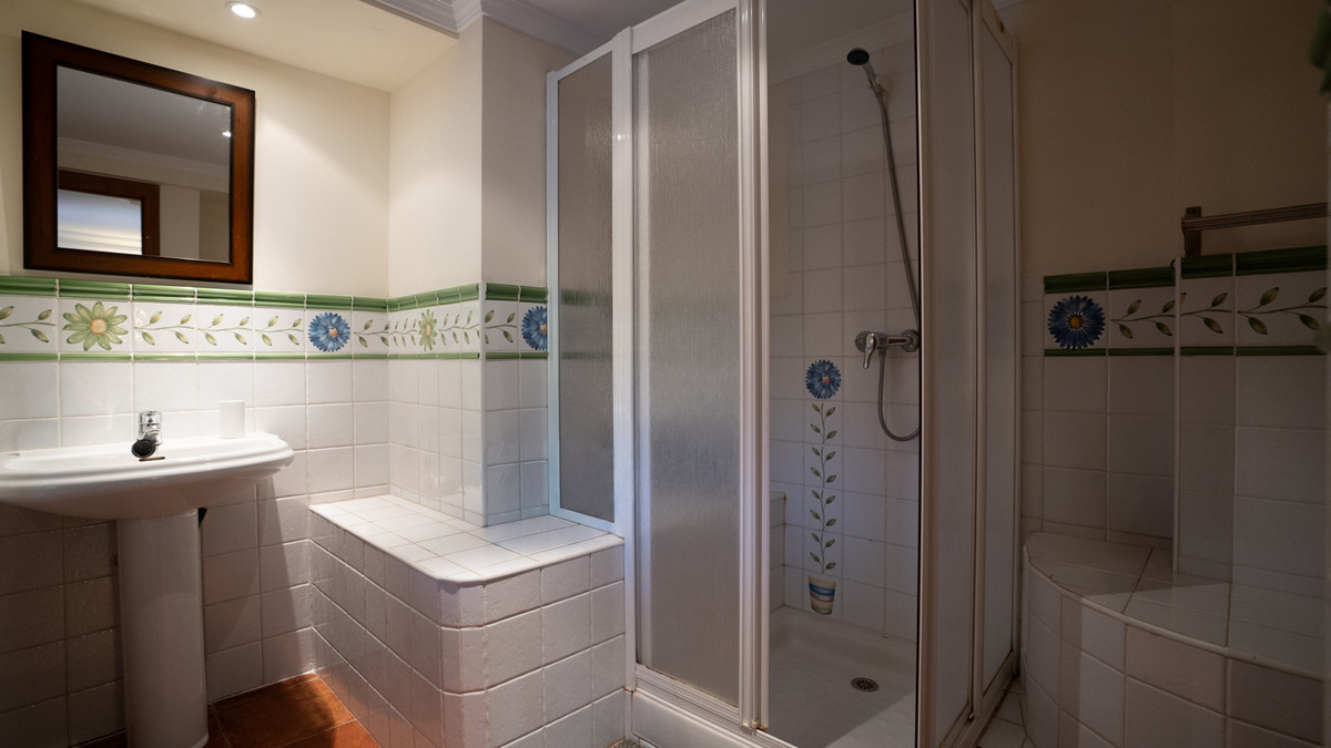 4 Bed Townhouse for sale in Nueva Andalucía Costa Del Sol, Málaga, Spain