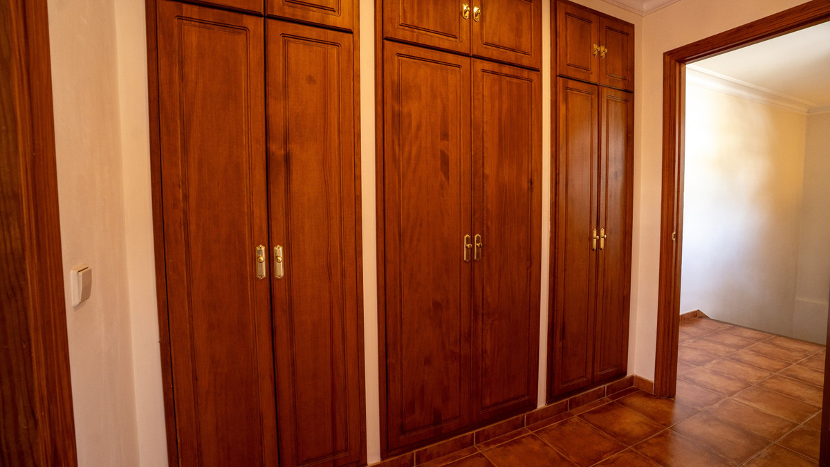 4 Bed Townhouse for sale in Nueva Andalucía Costa Del Sol, Málaga, Spain