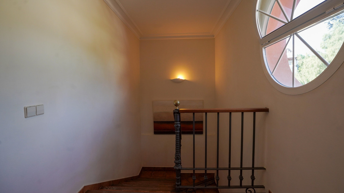 4 Bed Townhouse for sale in Nueva Andalucía Costa Del Sol, Málaga, Spain