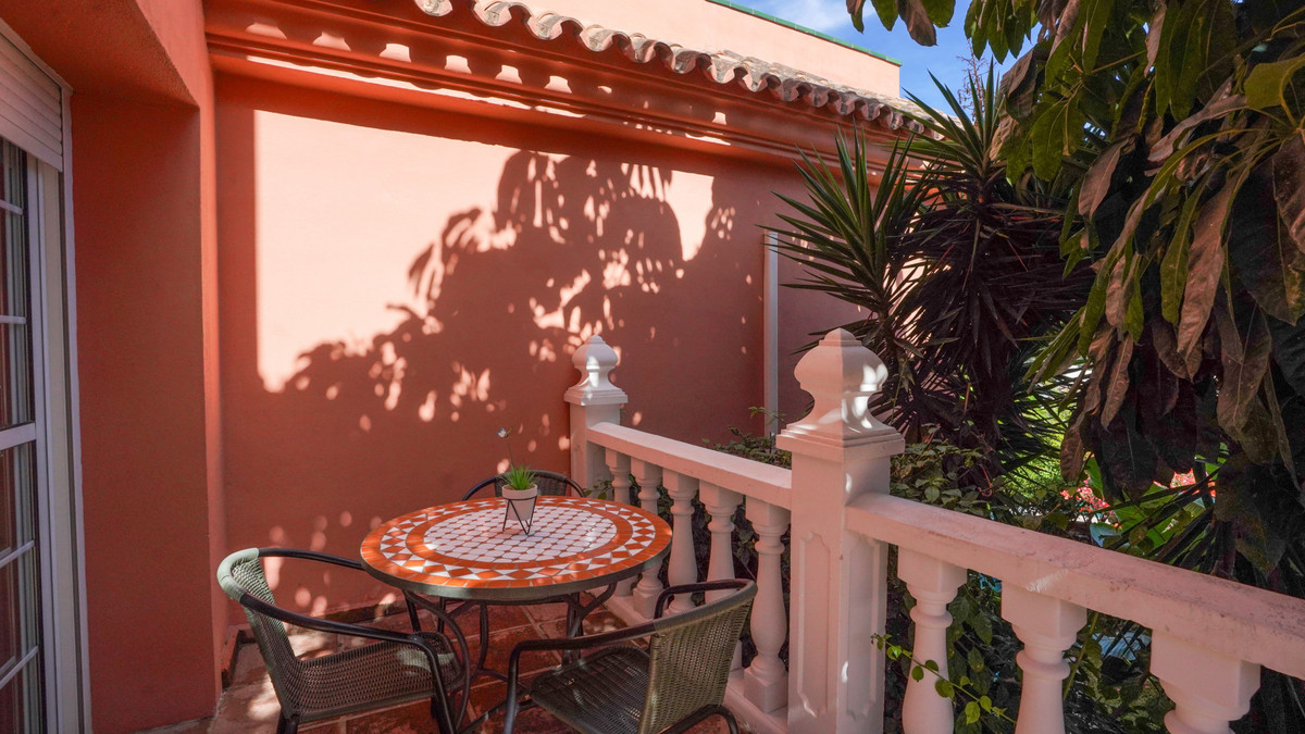 4 Bed Townhouse for sale in Nueva Andalucía Costa Del Sol, Málaga, Spain