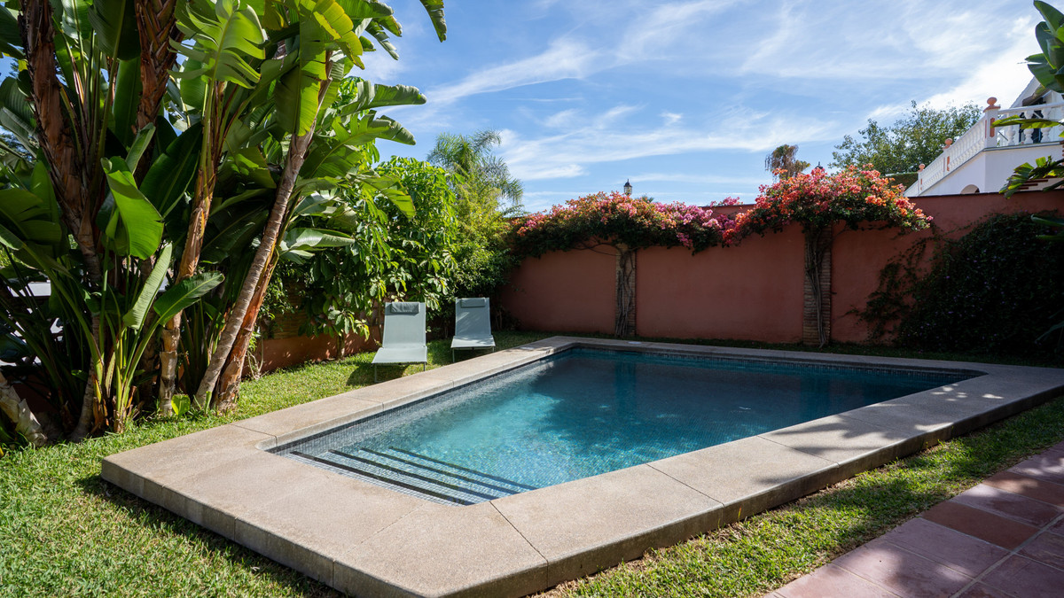 4 Bed Townhouse for sale in Nueva Andalucía Costa Del Sol, Málaga, Spain