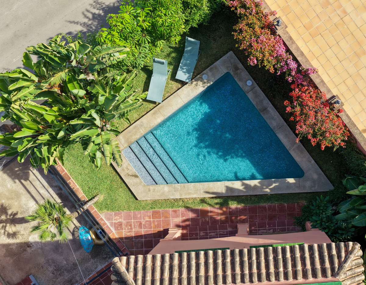 4 Bed Townhouse for sale in Nueva Andalucía Costa Del Sol, Málaga, Spain